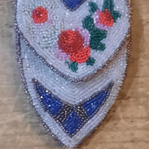 Vintage wristlet beaded purse/compact