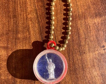 Vintage Statue of Liberty Keychain: 1960s Souvenir Kitsch Collectible