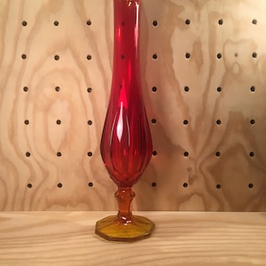 Vintage LE Smith Amberina Swung Vase: 1960s MCM Flame Glass Decor (19.5&quot;)