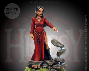 Naomi Of The Valleys, Earth Elementalist - 28mm Heroic Scale Fantasy Miniature