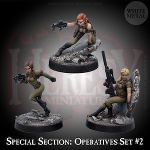 Può includere: Set di figurine in miniatura di operative femminili in pose dinamiche, armate. Le figure sono su basi dettagliate. Il testo "SPECIAL SECTION: OPERATIVES SET #2" è visibile nella parte inferiore dell'immagine.