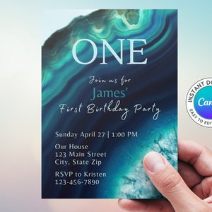Può includere: Invito a una festa di compleanno con un design in agata blu e verde. Il testo dice "ONE" e "Join us for James' First Birthday Party". L'invito include la data, l'ora, l'indirizzo e le informazioni RSVP.
