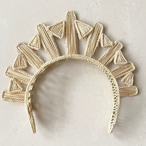 Corona de novia bohemia tejida a mano: Tocado de Palma de Iraca