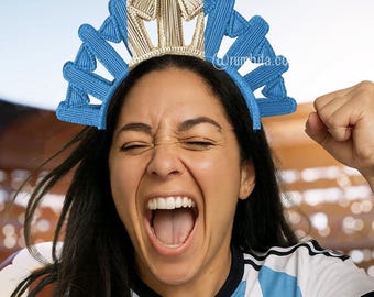 Corona de bandera de equipo de fútbol hecha a mano: sombrero para el día del partido de fútbol