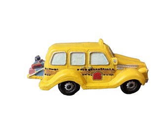 St. Nikolaus Platz Gelb Stadt Taxi Cab • Weihnachtsdorf • Kohl’s Exclusive