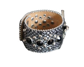 Southwest Leather Cuff Armband • Silberfarbener Stierkopf • Western Style