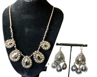 Vintage Nancy & Rise Halskette Ohrringe Set • Silberfarbene filigrane Elemente • Elegantes passendes Set