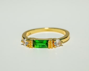 18k gold emerald square gemstone slim rings