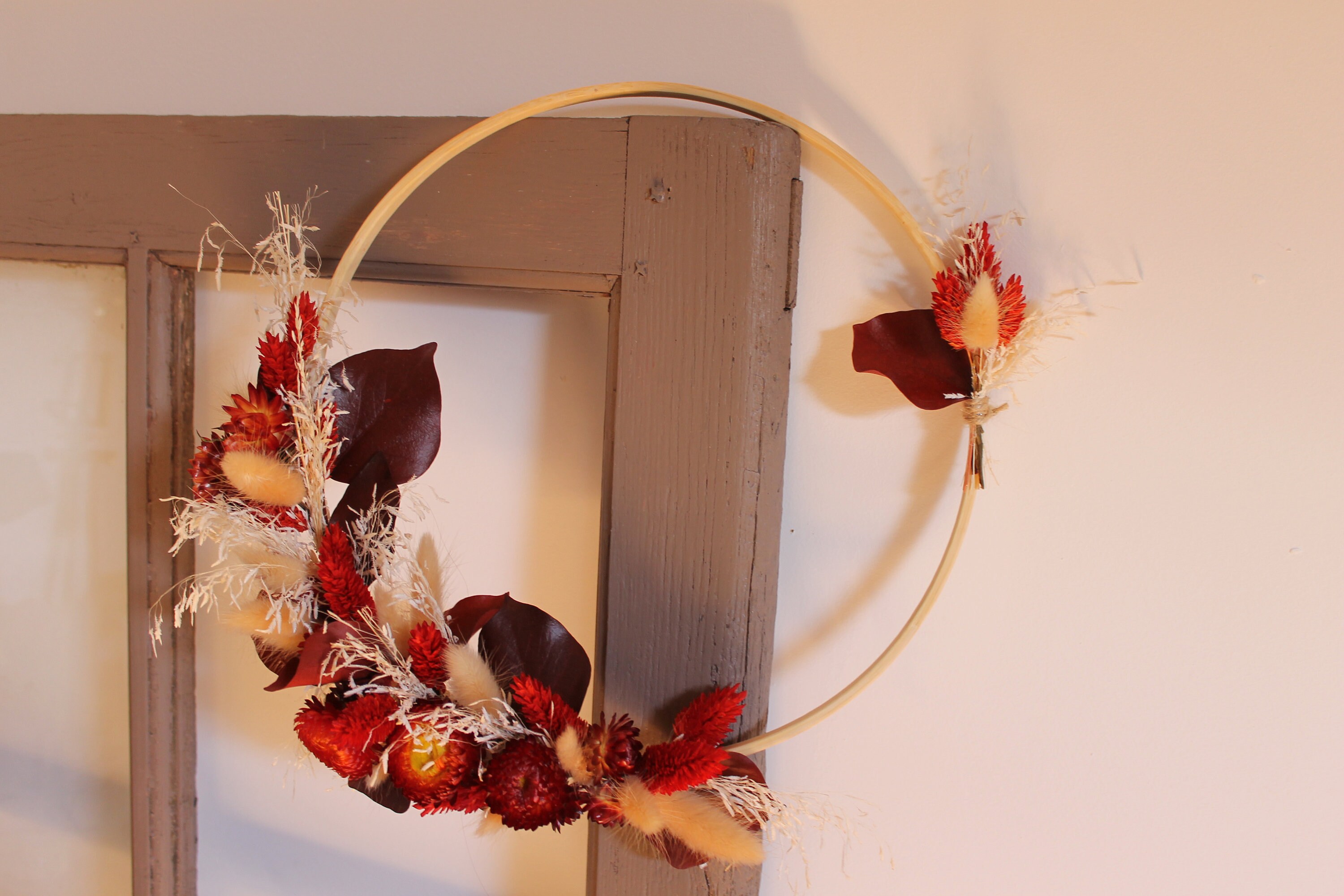 Couronne en Fleurs Séchées sur Support Bois