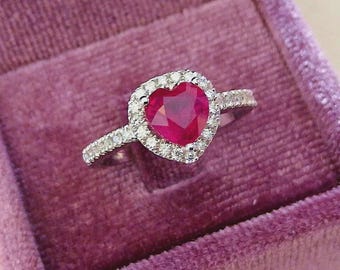 Anillo con gema de rubí rojo talla corazón, anillo vintage, joyería de piedra natal de julio, regalo de aniversario con piedra natal para ella.