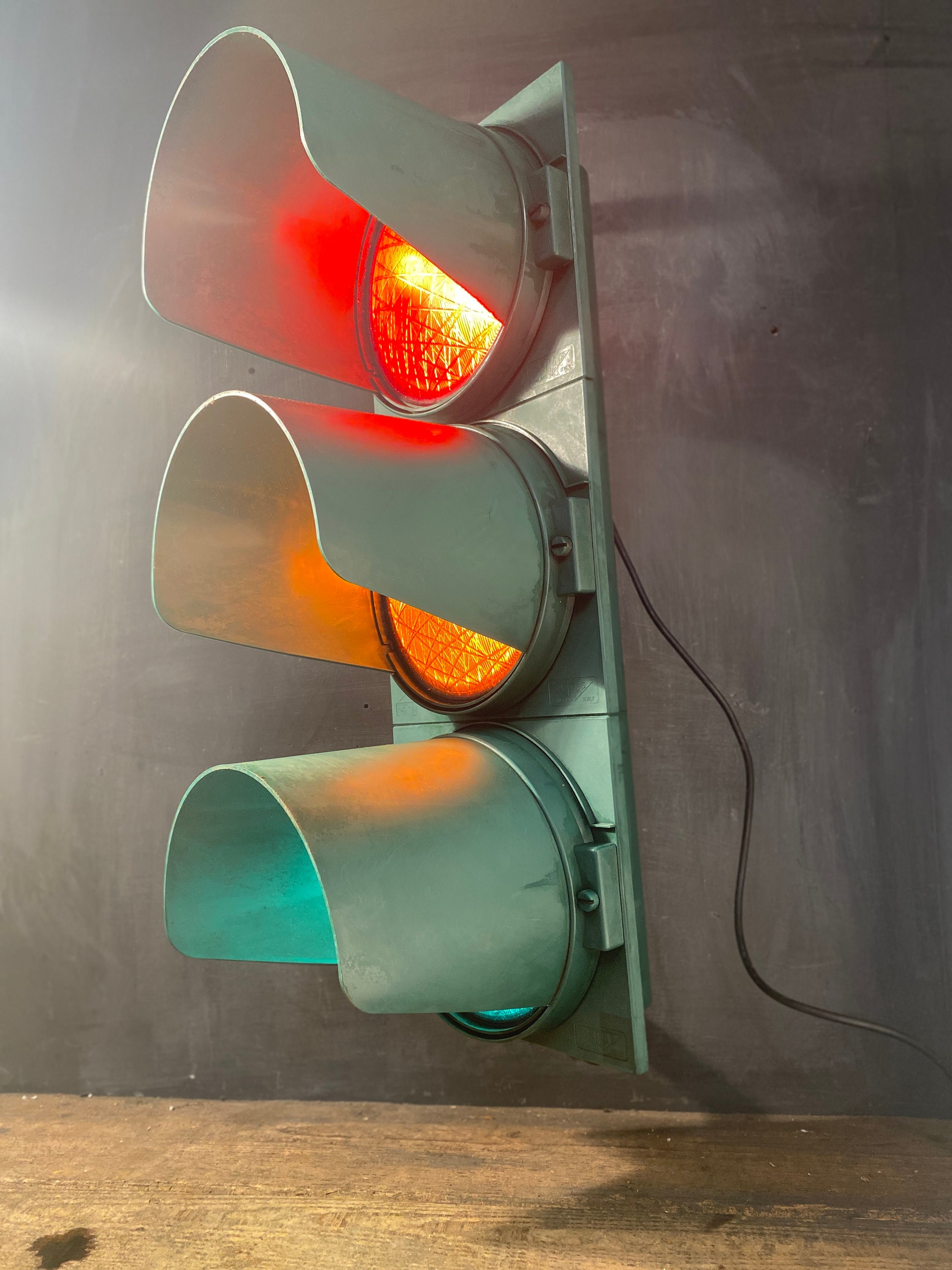 Original Italian traffic light from the 90s