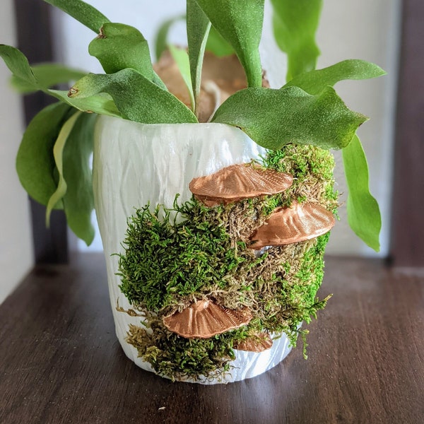 Mushrooms Planter | Woodland Plant Pot | Stump with Mushrooms Pot | Whimsical Rustic Mossy Planter | Gift for Plant Lovers | 3D Printed