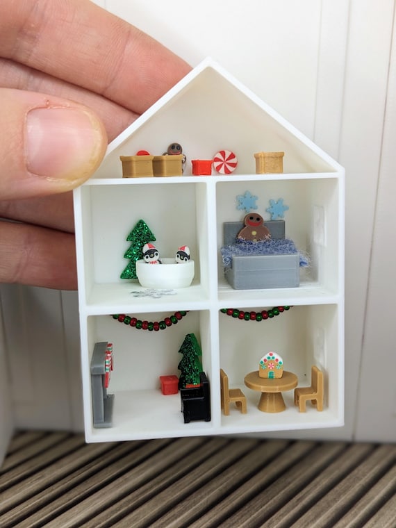 1:12 DIY Christmas Dollhouse | Dollhouse for a Dolls House | Mini Holiday Dollhouse | Miniature Holiday Decor | Mini Christmas House Kit