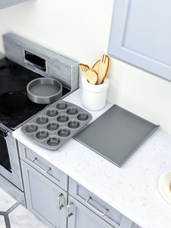 1:12 Baking Pans | Dollhouse Baking Dishes | Miniature Cupcake Pan | Dollhouse Cake Pan | Doll Baking Supplies | Mini Cake Pan