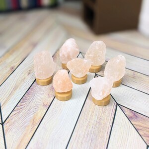 Lámpara de sal 1:12 / Lámpara de sal en miniatura / Lámpara de sal para casa de muñecas / Lámpara de cuarzo rosa / Muebles y accesorios para casa de muñecas / Lámpara para casa de muñecas imagen 5