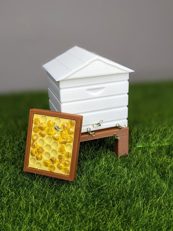 1:12 Beehive House | Dollhouse Beehive Box | Beehive for Diorama | Miniature Beekeeper House | Beehive for Dollhouse | Beekeeper Gift
