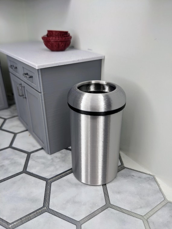 1:12 Trash Can | Dollhouse Trash Bin | Miniature Trash Can for Diorama | Diorama Garbage Can | Dollhouse Furniture | Miniature Trash Bin