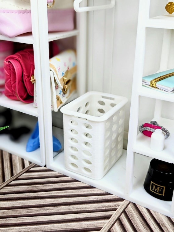 1:12 Laundry Basket | Dollhouse Laundry Basket | Dollhouse Furniture | Mini Furniture | Mini Laundry Hamper | Laundry Room Diorama