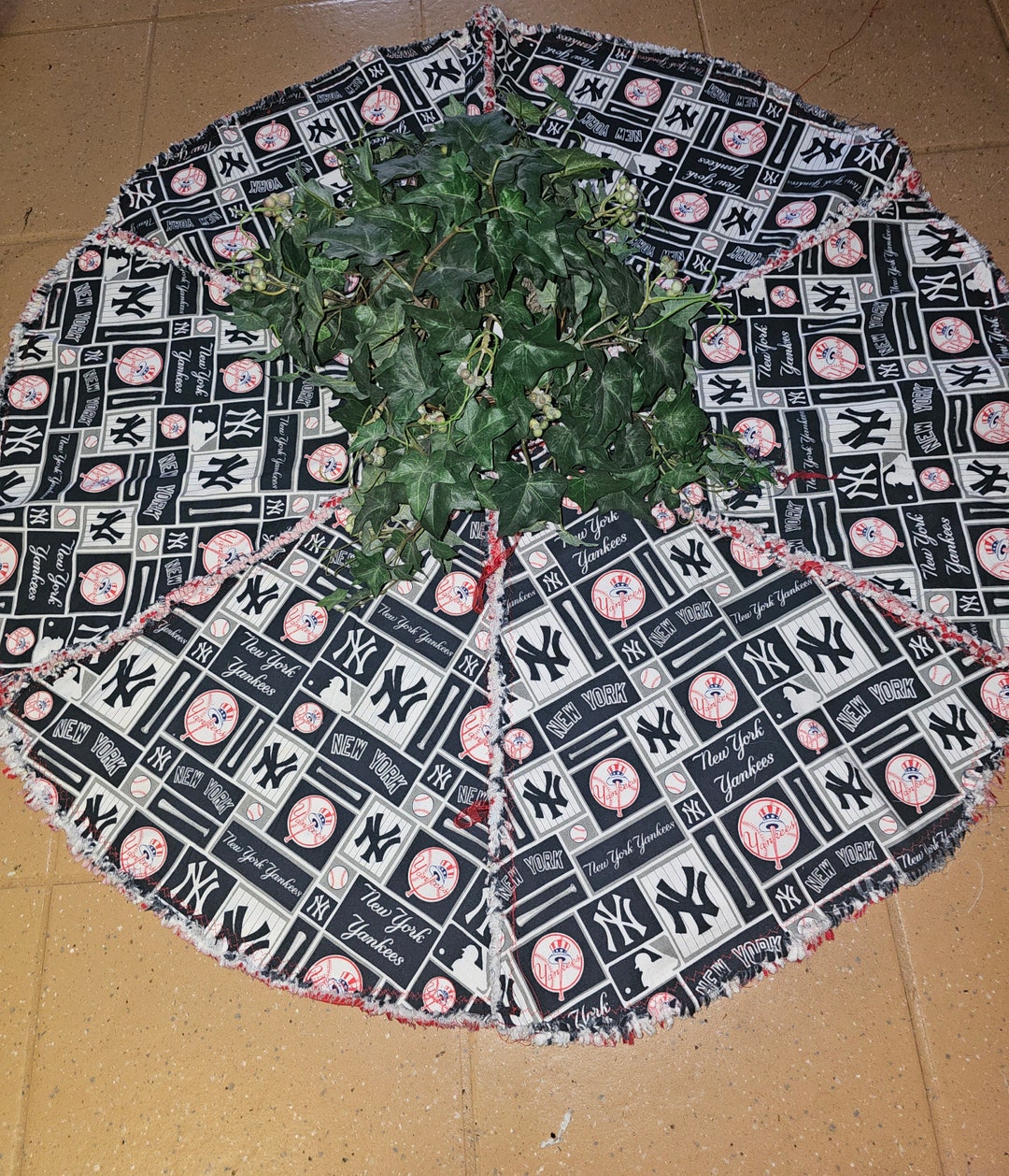 NY Yankees Table Topper or Tree Skirt. Handmade, Quilted, Ribbon Closure 35 Washable. Full Size