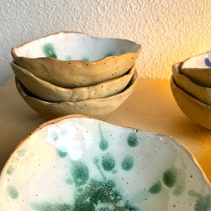 Speckled little bowls- green