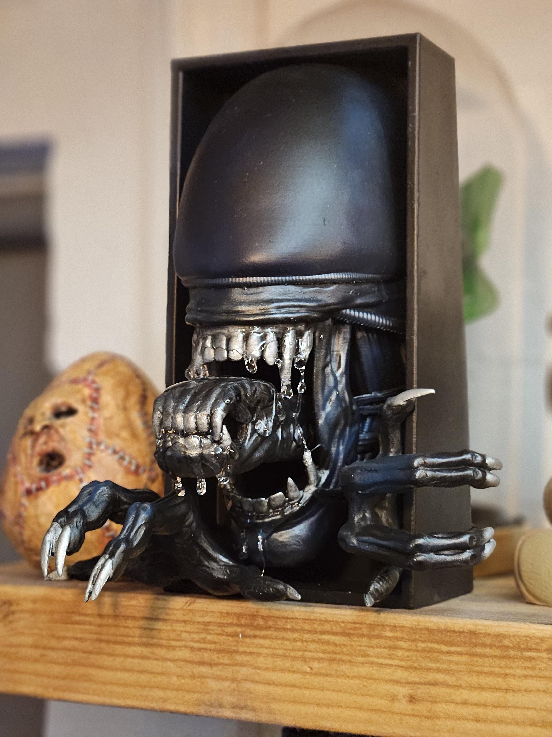 エイリアン ゼノモーフ ブック ヌーク（予約注文） - Etsy 日本