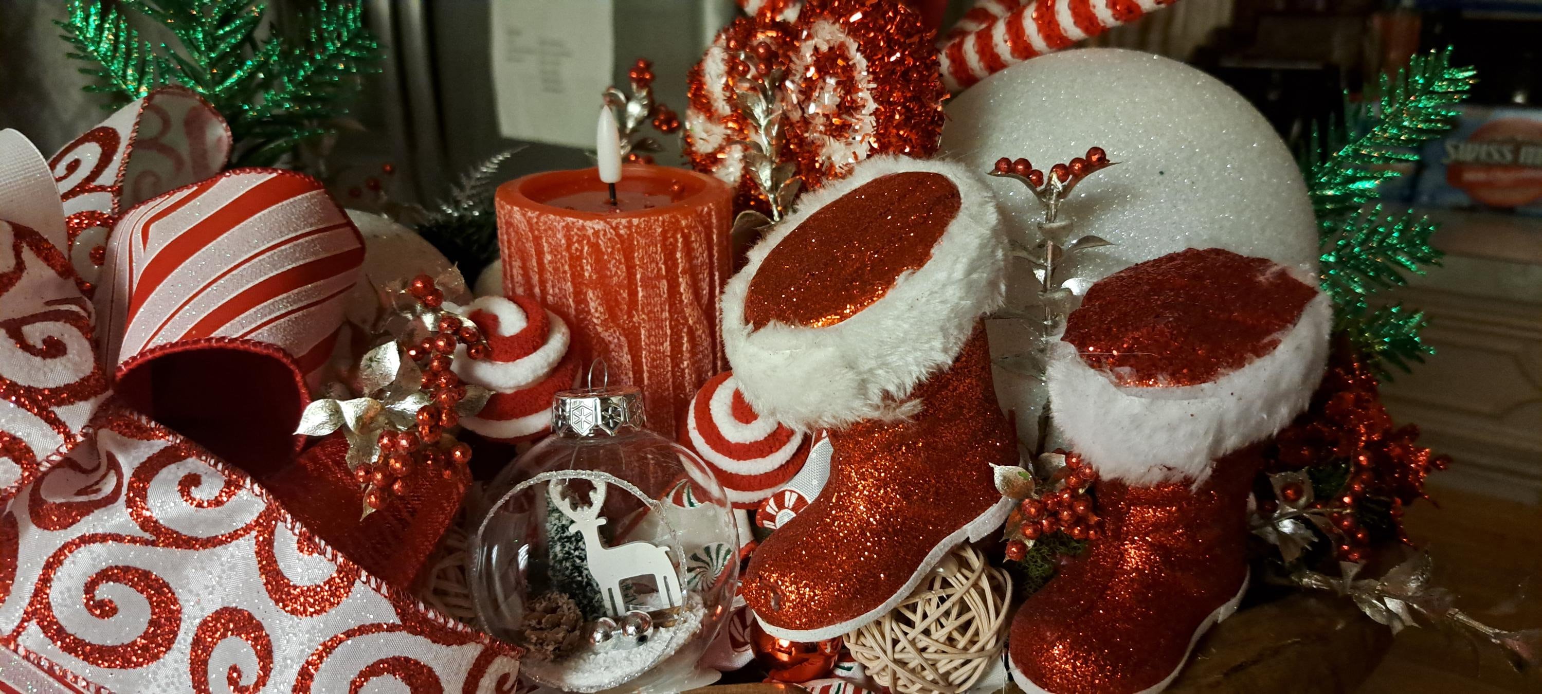 Holiday Centerpiece クリスマス装飾 Festive Glittery Christmas Centerpiece With Bright Colors - Etsy