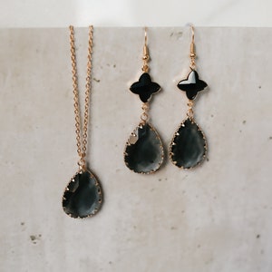 Jewelry set &quot;black drops&quot; necklace and earrings with black-transparent drop pendant / bridal jewelry / elegant / gift