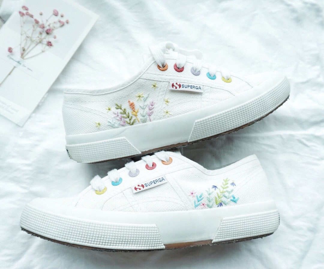 womens white supergas