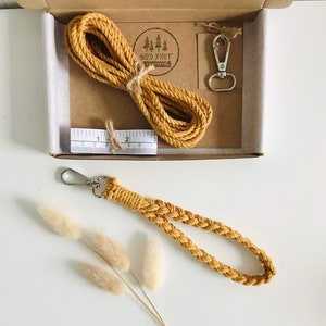 DIY-kit för armbandsnyckelring med PDF-handledning | Enkelt makramémönster för handledsöglor | Handledslinda för nycklar, mobiltelefonhållare | Pysselkit för nybörjare