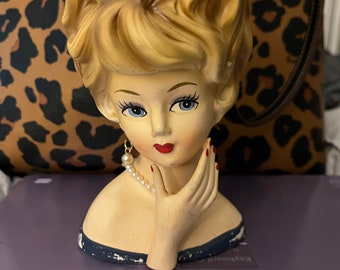 Tête de femme Enesco