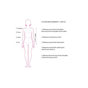 Pu&ograve; includere: Diagramma che mostra come misurare diverse parti del corpo per abiti su misura. Il diagramma mostra una figura femminile con linee che indicano dove misurare la spalla, il petto, la vita, l'anca e la lunghezza del braccio.