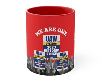 Taza de café bicolor con letreros de piquete de huelga de la UAW personalizados
