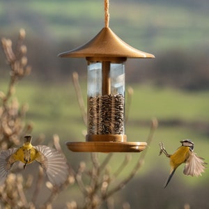 mangeoire à oiseaux déco or image 2