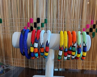 Zoeloe-armband met kralen. Tribale armband