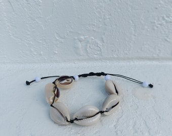 Armband met kaurischelp