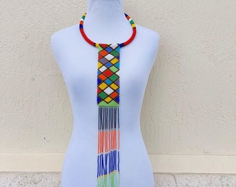 Zoeloeketting met kralen. Tribale ketting voor dames