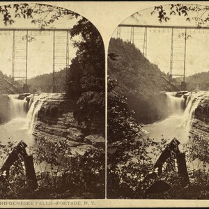 Stampa fotografica delle cascate storiche del Letchworth Park del 1875 - Upper Falls e Portage Viaduct