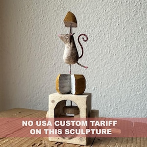 Mouse dancing with cheese, mini version, wooden automaton