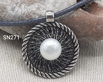 Unique Vintage looking 925 Pearl Sterling silver necklace