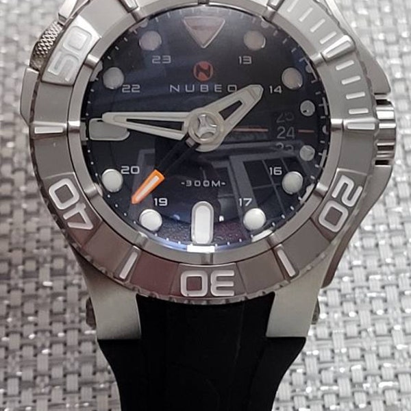 NUBEO Manta Automatic Diver 300m Sapphire Crystal 24 Jewels Men's Watch