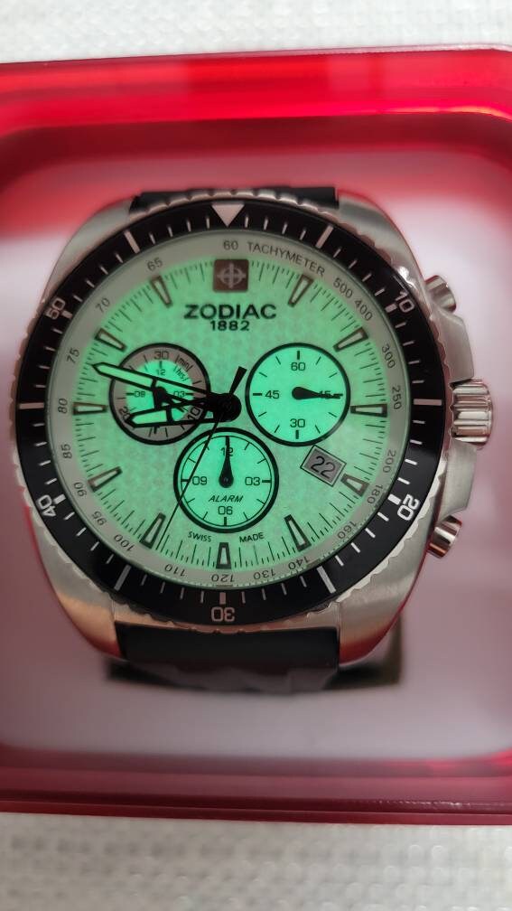 Zodiac Speed Dragon Alarm Chronograph 13 Jewels Quartz Men's Watch Zodiac Speed Dragon Alarm Chronograph 13 Jewels Quartz Men's Watch
