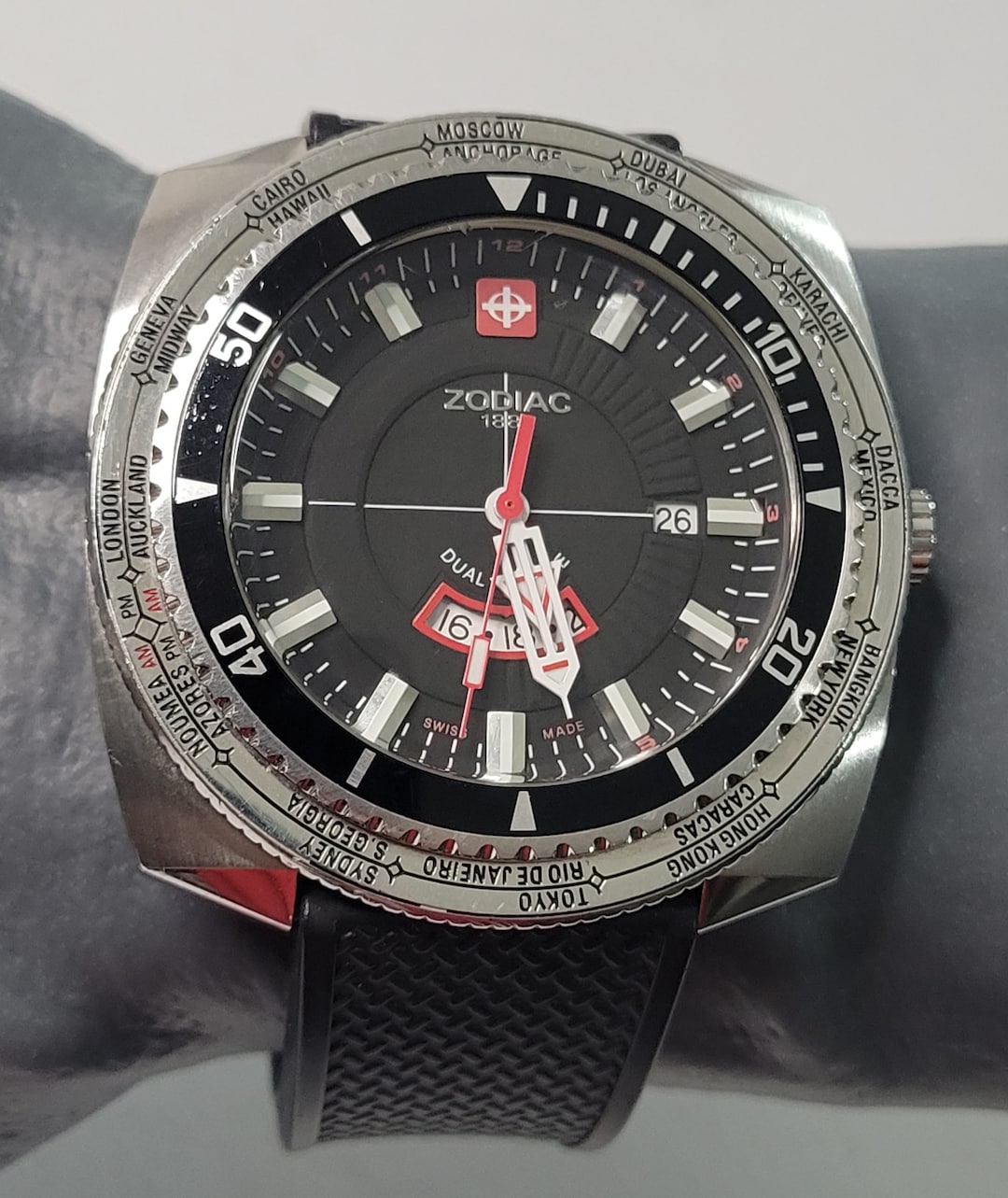 ◆完全未開封◆ZODIAC ZERO◆東本昌平◆exhibition◆希少 Zodiac Sea Wolf - Bakelite Bezel/Gilt Dial - 1960s
