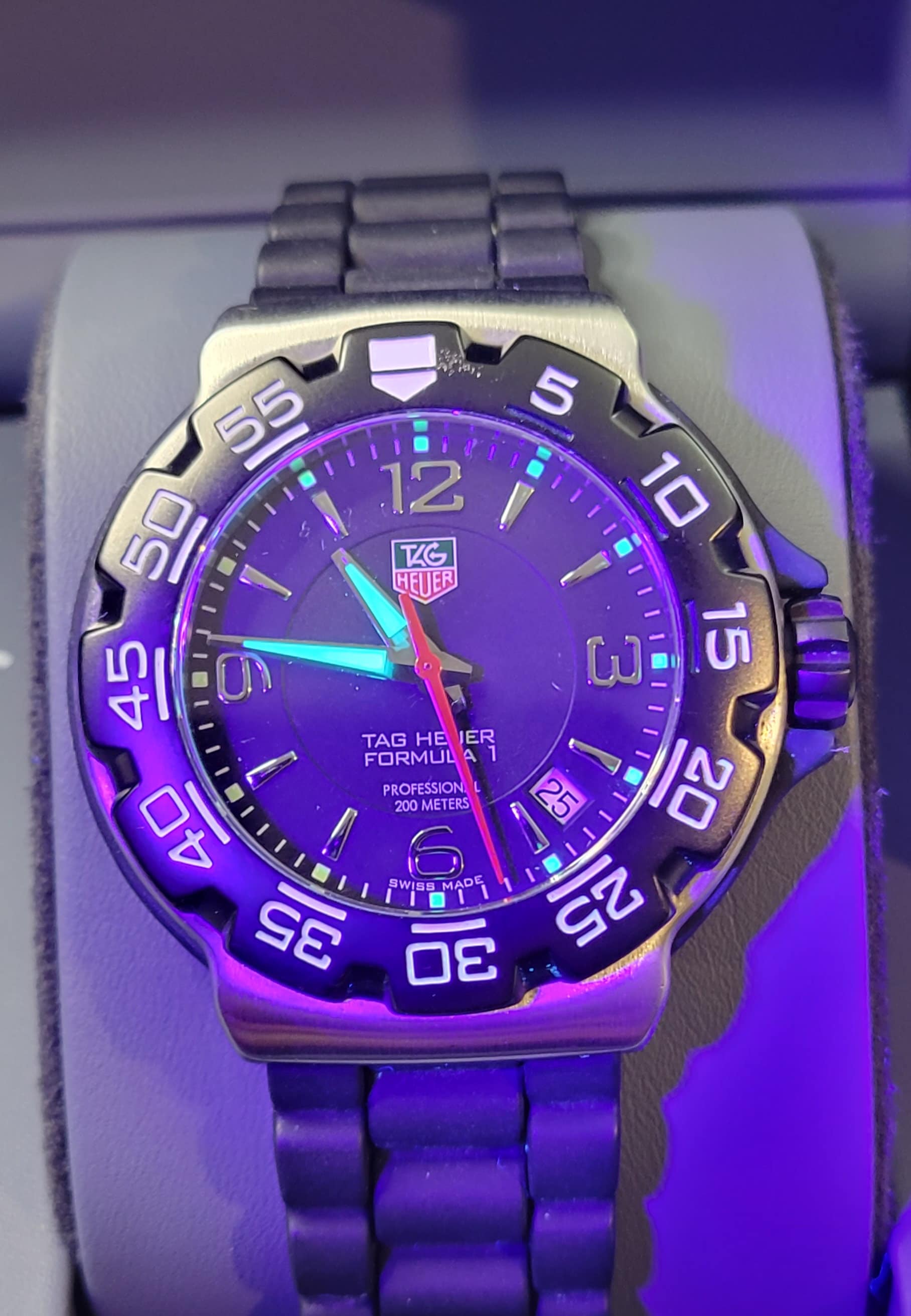 Tag Heuer Formula 1 Professional 200m WAC1110 42mm Quartz Men s Watch With Box