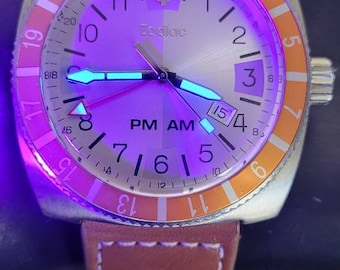 RARE ZODIAC Zo2122 Am/Pm Dial Orange Bezel Swiss Quartz Men&#39;s Watch