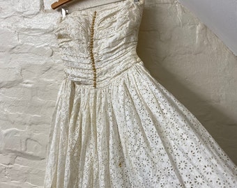Vintage Broderie Anglaise Pearl Strapless Wedding Dress