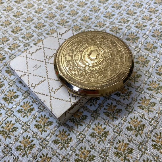 Vintage Gold Stratton Compact, Decorative Gilt Sc… - image 9