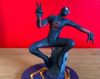 Miles Morales Spiderverse - Escultura de arcilla polimérica OOAK