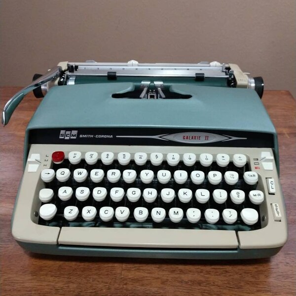 Vintage Smith Corona Galaxie II manual typewriter 1960s