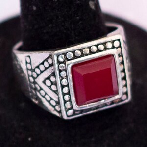 Vintage Scarlet Ring | Silver Tone | Size 9 1/2 | J26