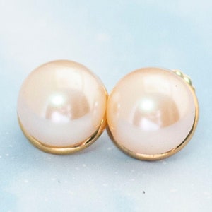 Vintage Simply Beautiful Pearl Stud Earrings | Avon | J6